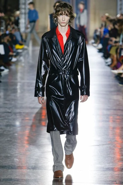Look 29